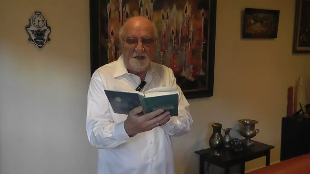 Ushangi Rizhinashvili reads the poem «Остров»