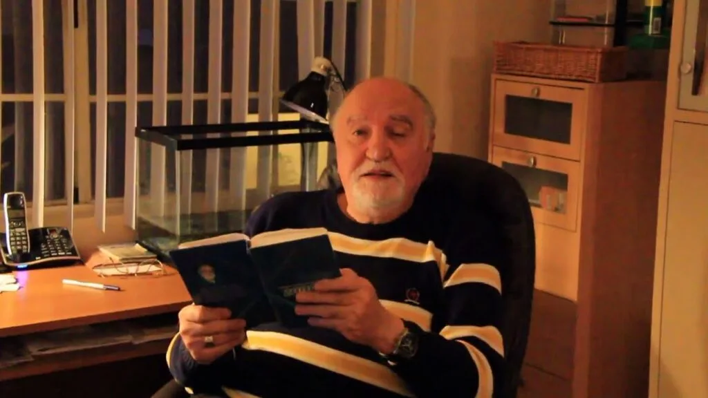 Ushangi Rizhinashvili reads the poem «Душа»